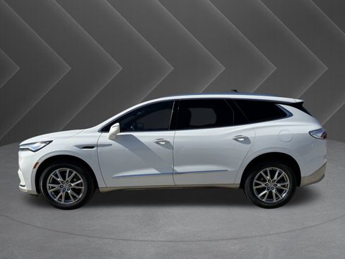 Used 2023 Buick Enclave Essence w/ Experience Buick Package image 3