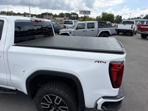 Used 2026 GMC Sierra 1500 AT4 w/ Technology Package AWD/4WD image 10