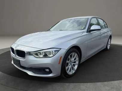 Used 2018 BMW 320i xDrive Sedan w/ Convenience Package
