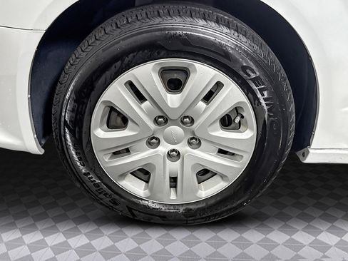 Used 2019 Dodge Grand Caravan SE w/ UConnect Hands-Free Group image 32