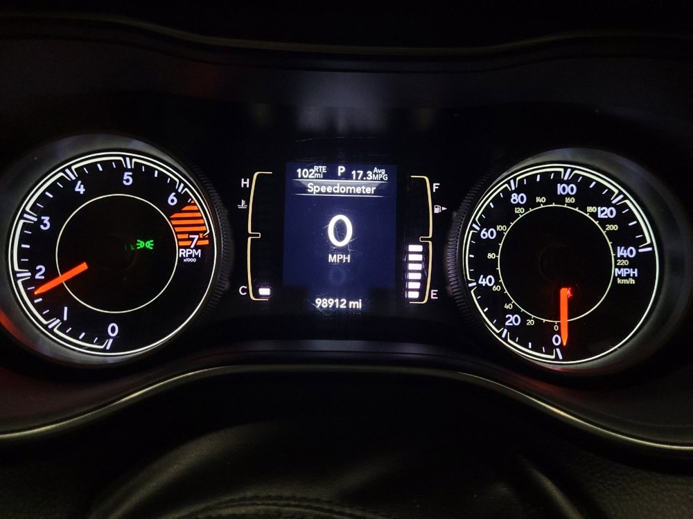Used 2019 Jeep Cherokee Latitude Plus w/ Cold Weather Group AWD/4WD image 23