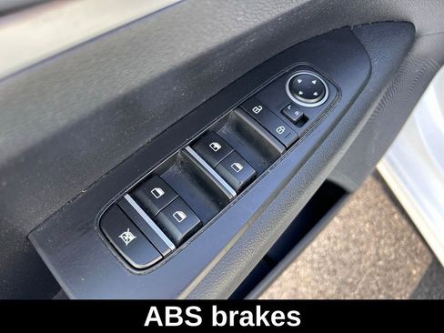 Used 2022 Kia Forte LXS image 18