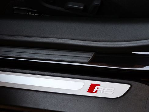 Used 2014 Audi R8 V10 AWD/4WD image 18