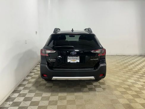Used 2023 Subaru Outback Limited image 5