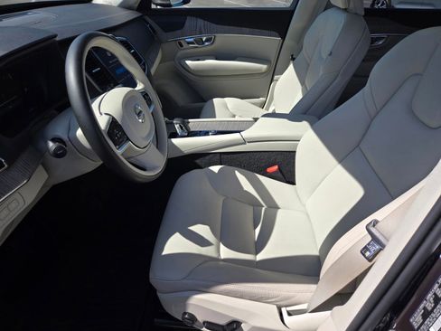 Used 2024 Volvo XC90 T8 Plus w/ Protection Package Premier image 10