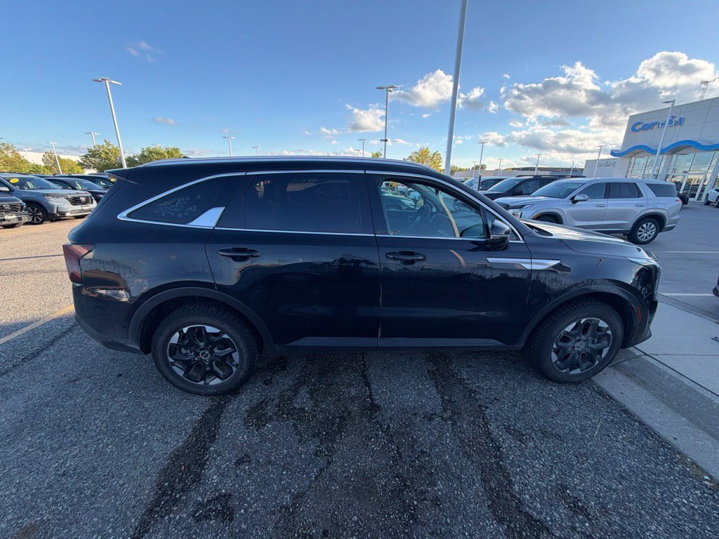 Used 2024 Kia Sorento S AWD/4WD image 8