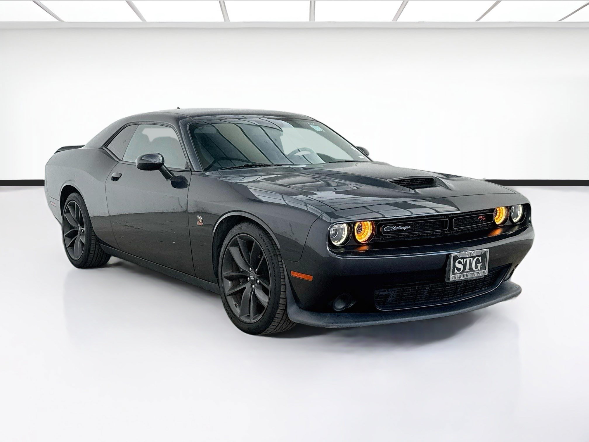 Used 2019 Dodge Challenger R/T Scat Pack w/ Driver Convenience Group RWD image 3