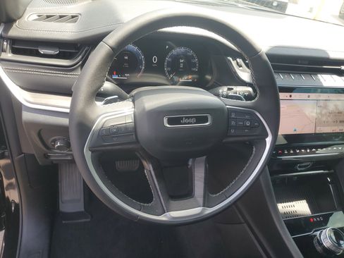 New 2026 Jeep Grand Cherokee Altitude RWD image 10