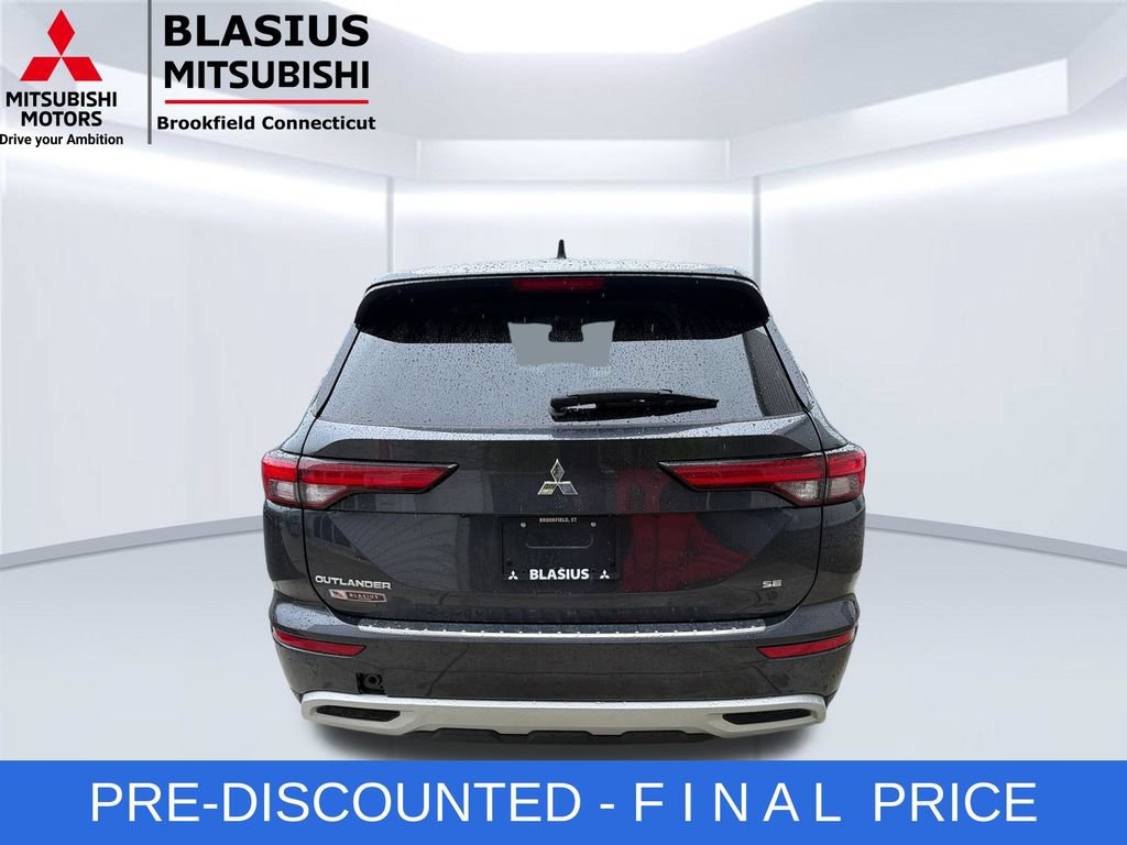 Used 2024 Mitsubishi Outlander SE FWD image 10