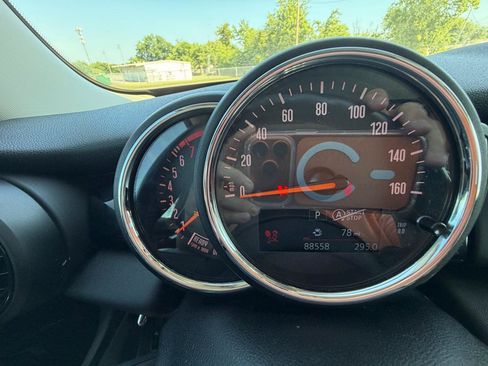 Used 2020 MINI Cooper 2-Door Hardtop FWD image 19