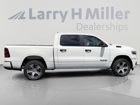 New 2026 RAM 1500 Express AWD/4WD image 6