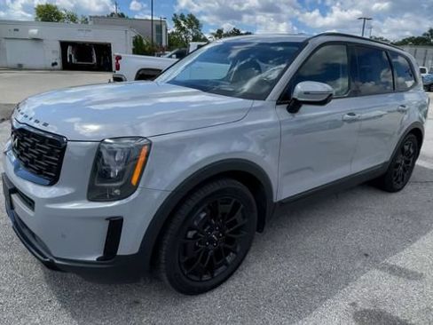 Used 2022 Kia Telluride SX w/ SX Prestige Package AWD/4WD image 6