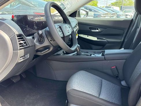 New 2026 Nissan Sentra SV FWD image 6
