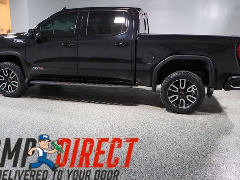 Used 2024 GMC Sierra 1500 AT4 w/ Technology Package image 10