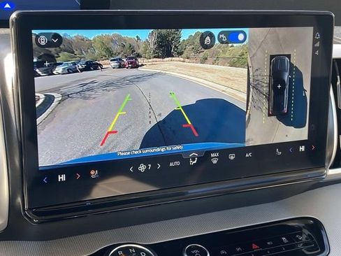 Certified 2025 Ford Expedition Active image 28