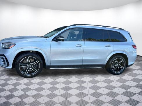 Used 2026 Mercedes-Benz GLS 450 4MATIC image 2