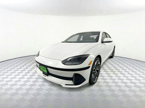 Used 2025 Hyundai Ioniq 6 SEL image 19