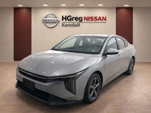 Used 2026 Kia K4 LXS image 3