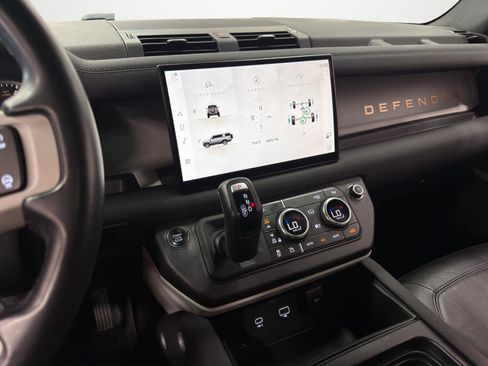 Used 2023 Land Rover Defender 130 SE AWD/4WD image 19
