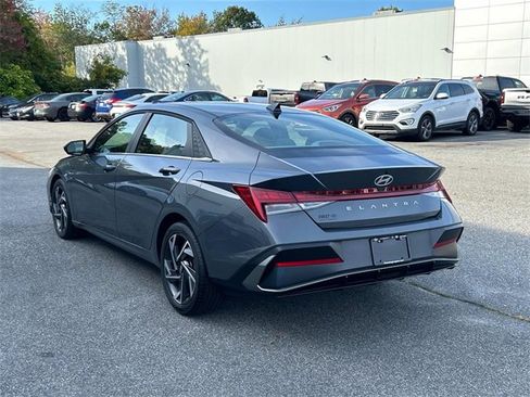 Certified 2025 Hyundai Elantra SEL image 5