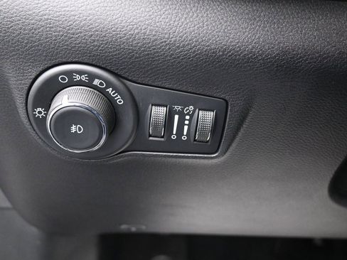 Used 2022 Jeep Compass Latitude w/ Sun and Sound Group image 23