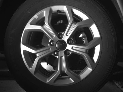 Used 2025 Jeep Compass Latitude AWD/4WD image 15