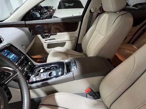 Used 2015 Jaguar XJ L Portfolio RWD image 23