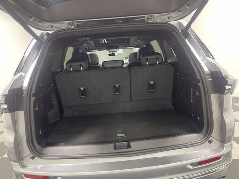Used 2026 Buick Enclave Avenir image 18