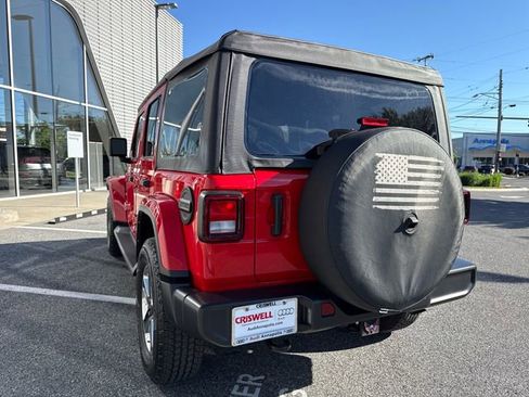 Used 2022 Jeep Wrangler Unlimited Sahara w/ Cold Weather Group AWD/4WD image 4