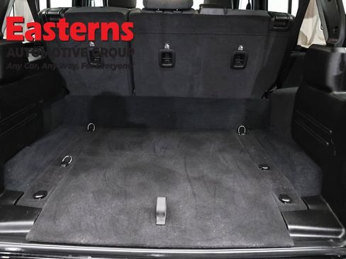 Used 2024 Jeep Wrangler Unlimited AWD/4WD image 23