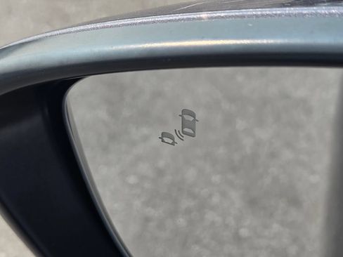 Used 2018 Honda Accord Touring image 23