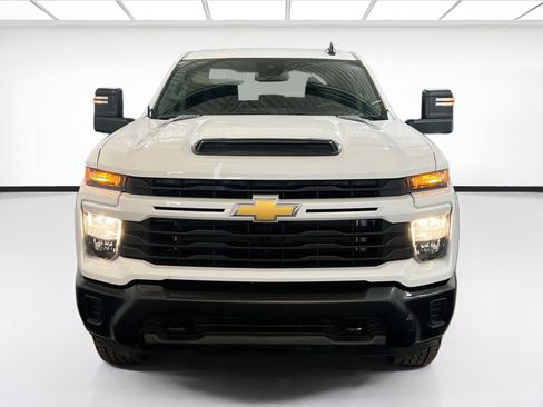 Used 2024 Chevrolet Silverado 2500 Custom w/ Custom Value Package RWD image 2
