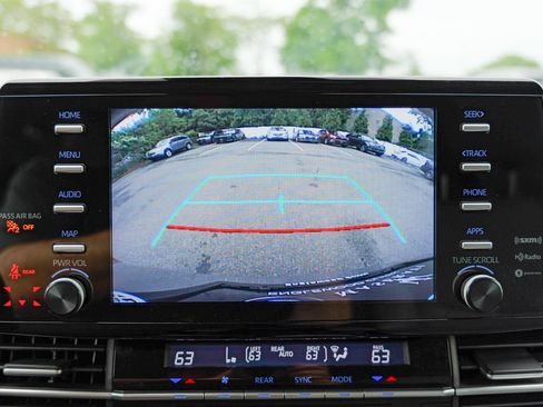 Used 2023 Toyota Sienna XLE FWD image 54