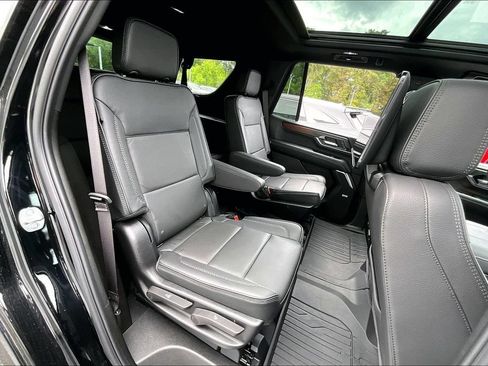 Used 2025 GMC Yukon Denali w/ Denali Reserve Package AWD/4WD image 23