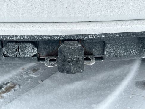 Used 2017 Jeep Grand Cherokee Overland w/ Jeep Active Safety Group image 34