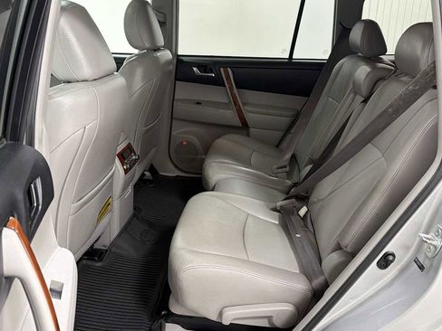 Used 2012 Toyota Highlander Limited w/ Tow Pkg image 25