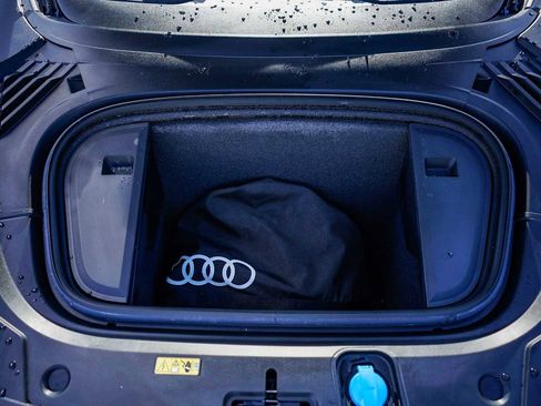 Used 2024 Audi e-tron GT Premium Plus image 27