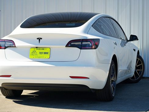 Used 2023 Tesla Model 3 Standard Range image 5