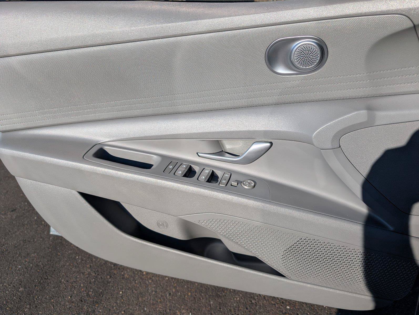 Used 2023 Hyundai Elantra SEL FWD image 16
