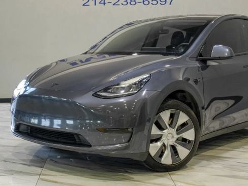 Used 2021 Tesla Model Y 2WD image 7