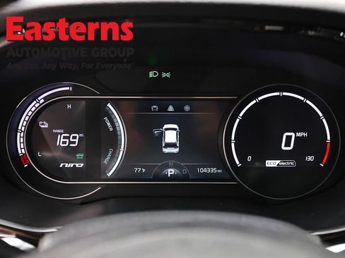 Used 2022 Kia Niro EX w/ Cold Weather Package FWD image 18