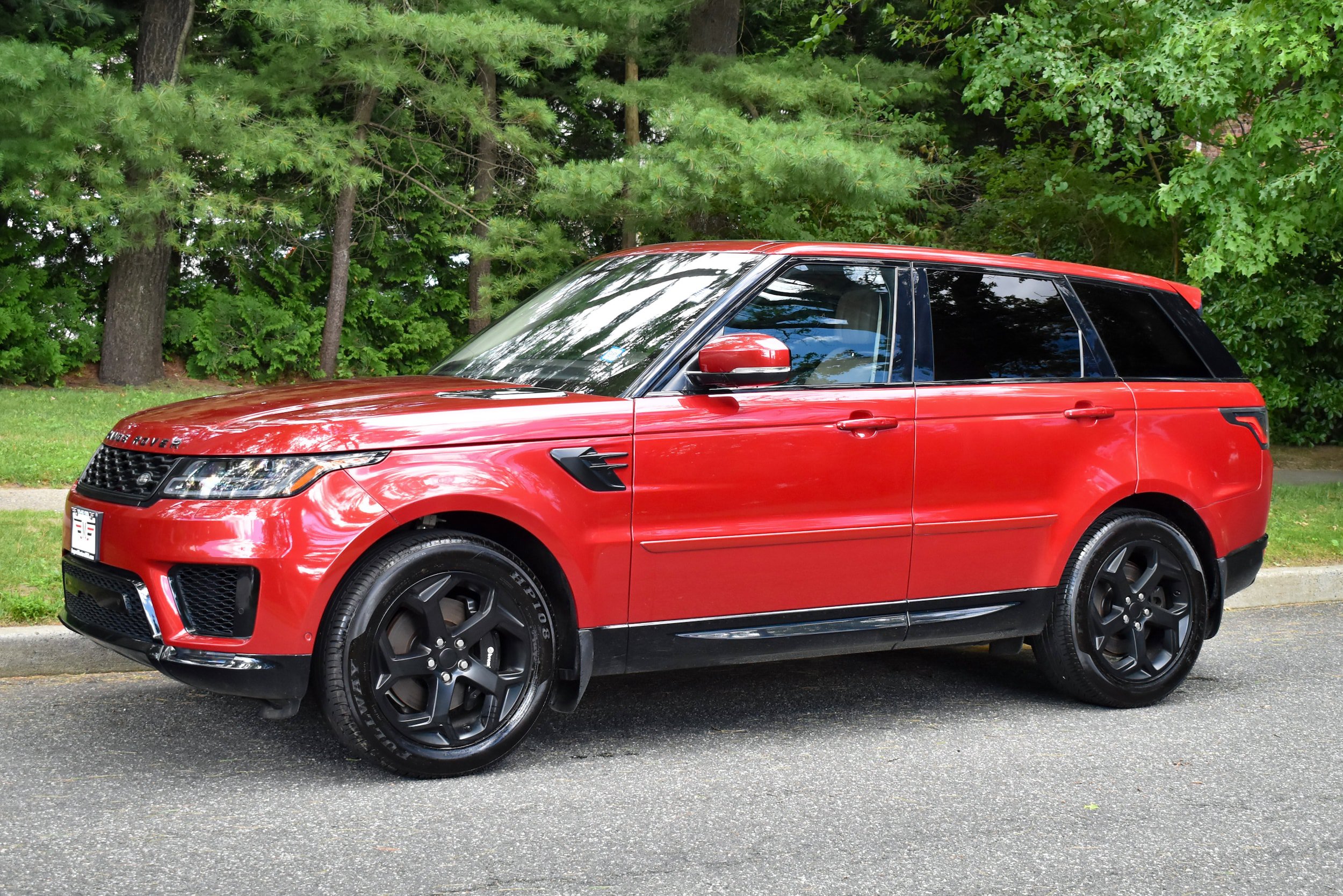 Used 2019 Land Rover Range Rover Sport HSE AWD/4WD image 3