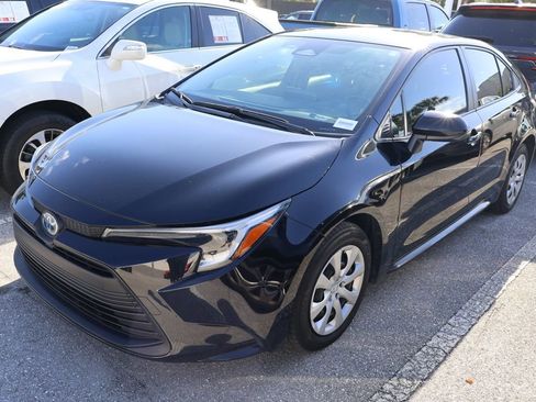 Certified 2024 Toyota Corolla LE image 2
