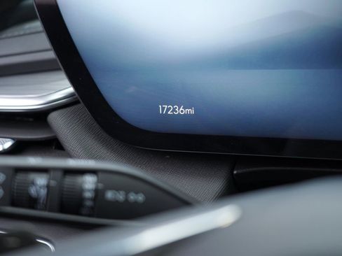 Used 2025 Buick Enclave Preferred image 40