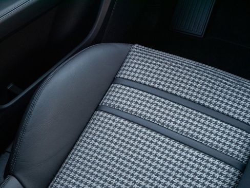 New 2026 Porsche Cayenne GTS image 35