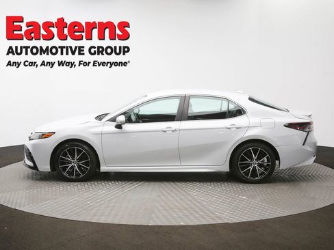 Used 2024 Toyota Camry SE image 58