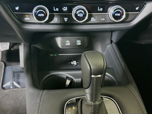 Used 2027 Honda HR-V EX-L image 23