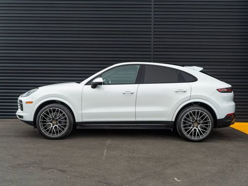 Certified 2023 Porsche Cayenne Coupe AWD/4WD image 2