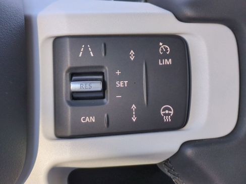 Used 2025 Land Rover Defender 130 S image 17