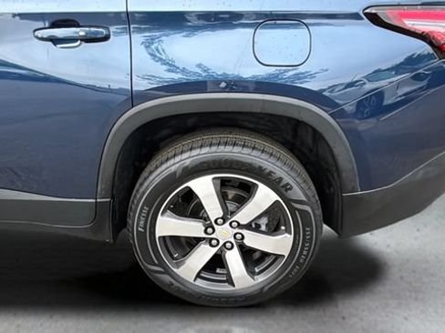 Used 2022 Chevrolet Traverse LT w/ LT Premium Package FWD image 38